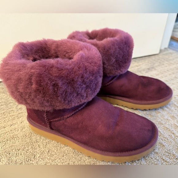 UGG Shoes - UGG Plum Classic Short II Shearling Boots - Sz 7